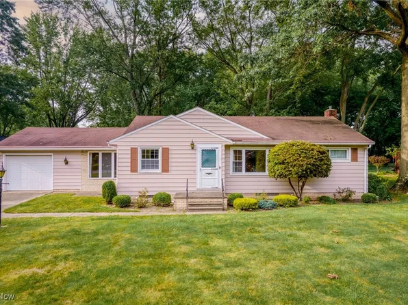 963 Maple St, Tallmadge, OH 44278