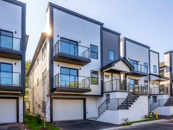 751 Seaport Dr, Elizabeth City, NJ 07201