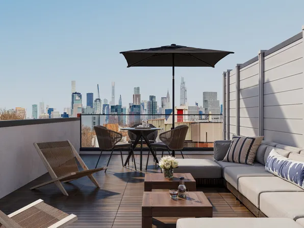 221 Frost Street image 1 of 5