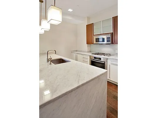 Rented by Mirador Real Estate | media 23