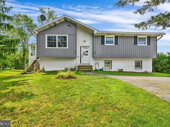 1208 Chestnut Rd, Orwigsburg, PA 17961