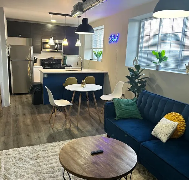 Elaine Lofts — Photo 15