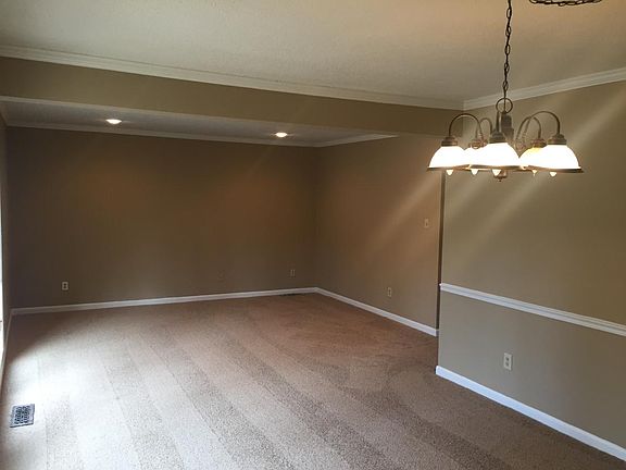 4th image of 2226 Chippingham Pl