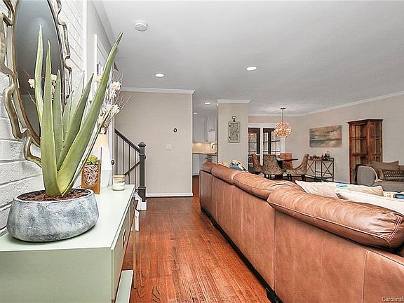 5th image of 6352 Saint John Ln