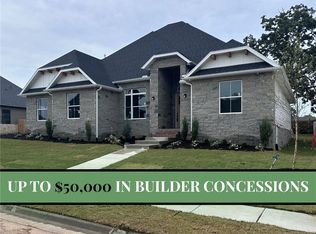 820 Greenhorn St, Bentonville, AR 72712