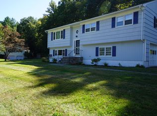 28 Seneca Rd, Danbury, CT 06811