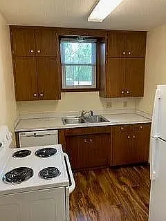 Sink, Garbage disposal, Stove/Oven, and Fridge/Freezer