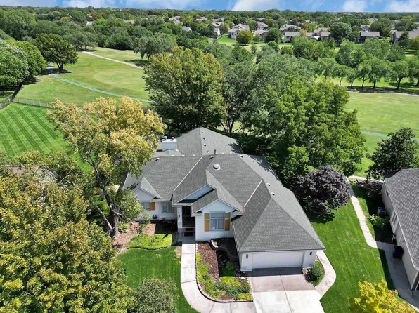 114 S Lakeside Dr, Andover, KS 67002