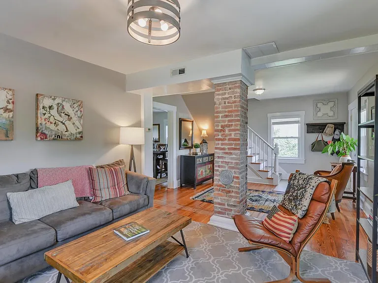1213 Avon St — Photo 4