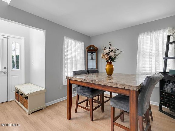 3rd image of 210 Maine Street