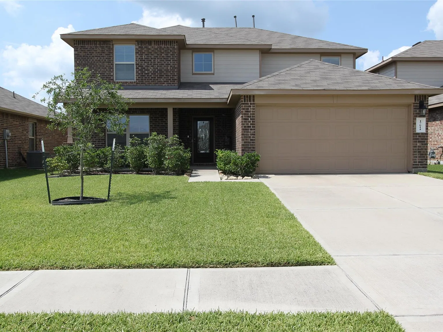 4 bed, 3.5 bath, 2545 sqft, $2,700 — Photo 1