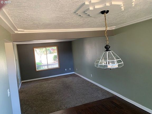 3rd image of 14704 NE 51st St