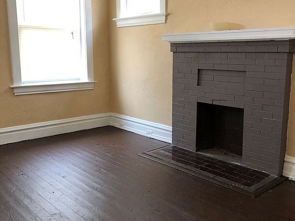 2nd image of 3216 Chippewa St