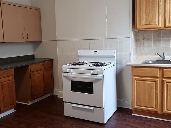 2nd image of 461 Communipaw Ave