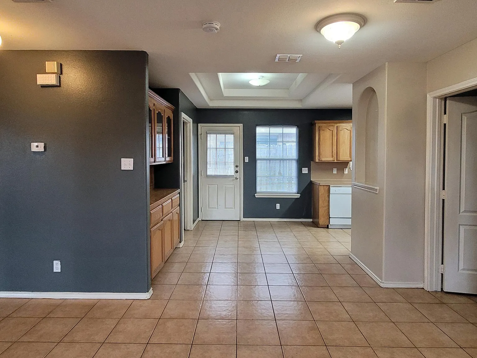 3 bed, 1274 sqft, $1,000 — Photo 2