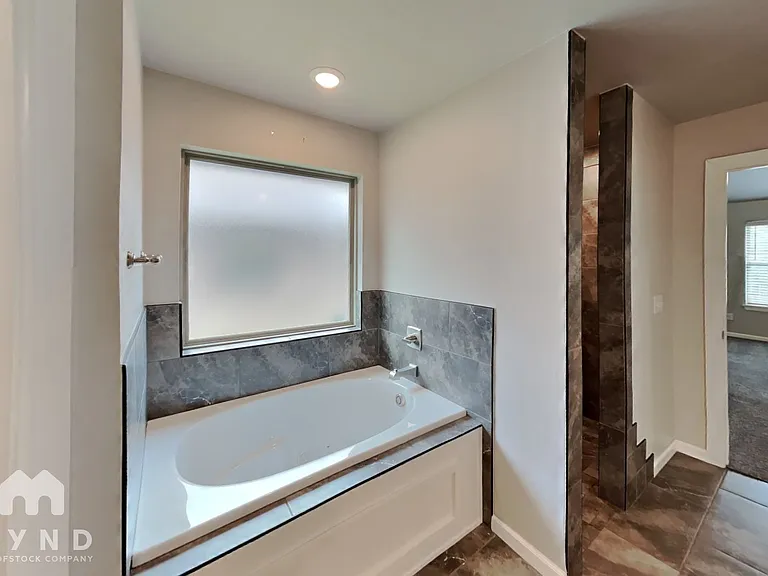 5400 Riverrun Ct — Photo 11