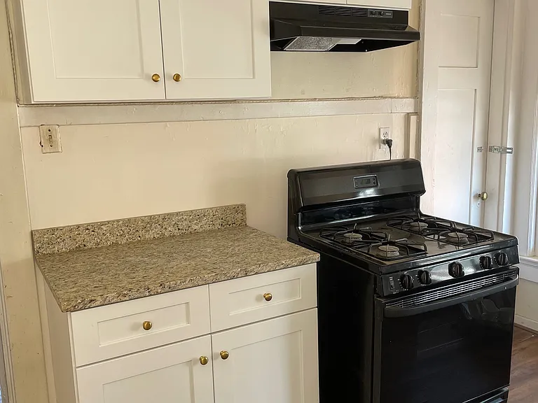 1437 Audubon St #C — Photo 7