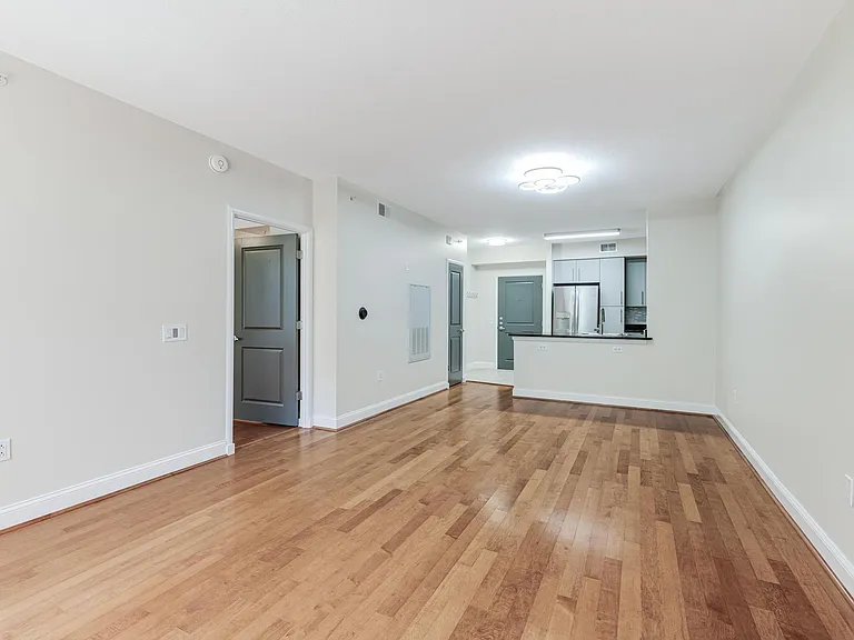 1021 N Garfield St — Photo 18