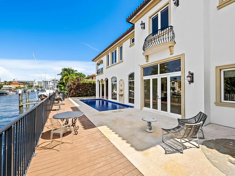 861 Nafa Dr — Photo 15