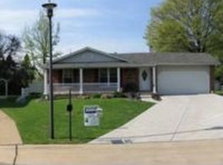 334 Windsor Spring Dr, Saint Louis, MO 63122