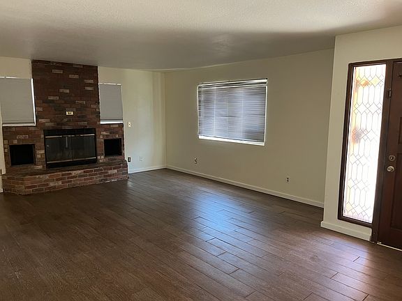 3rd image of 15157 Woodruff Pl
