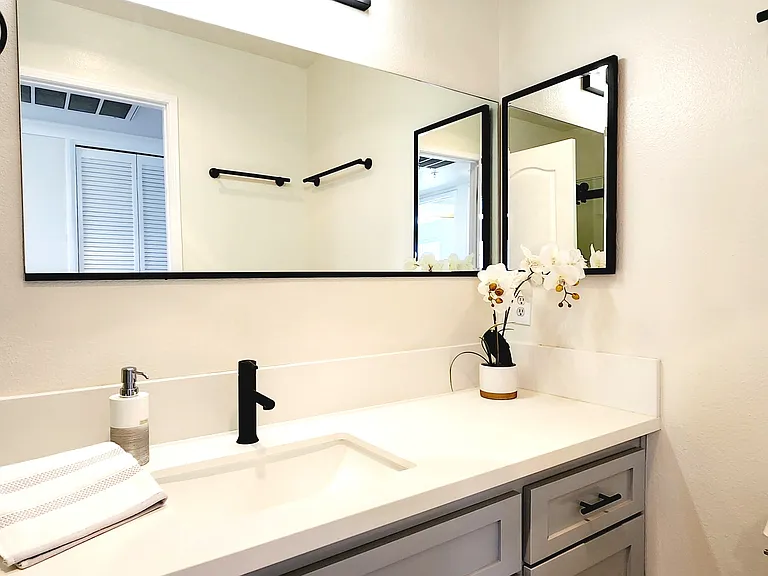 400 Palm Dr #E2 — Photo 17