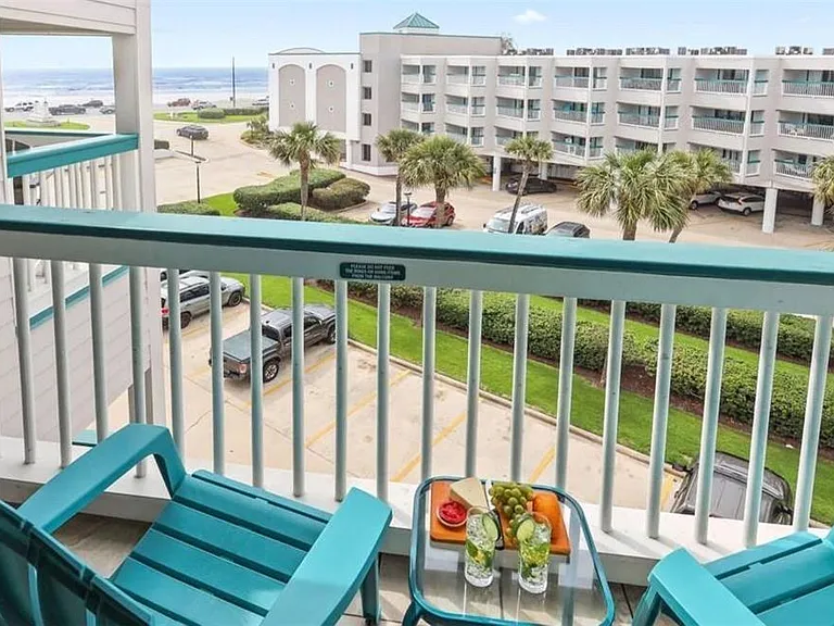 6102 Seawall Blvd #318 — Photo 2