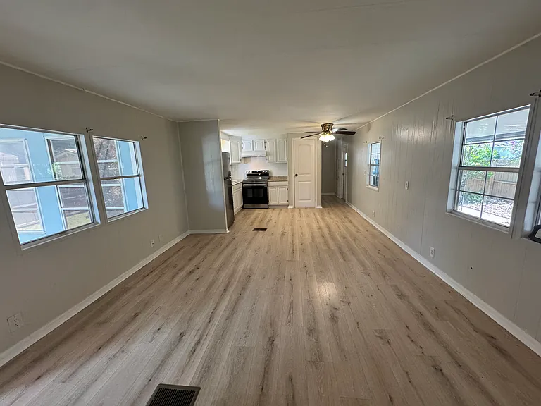 4152 Richmond Ave — Photo 4