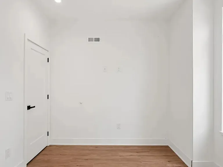1518 N Darien St — Photo 4