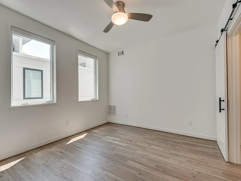 520 Wabash Ave NE #B — Photo 31