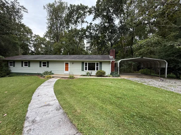 21 Spivey Lake Dr, Fairview, NC 28730