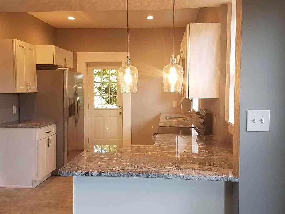 1st image of 2372 Saint James Ave #1
