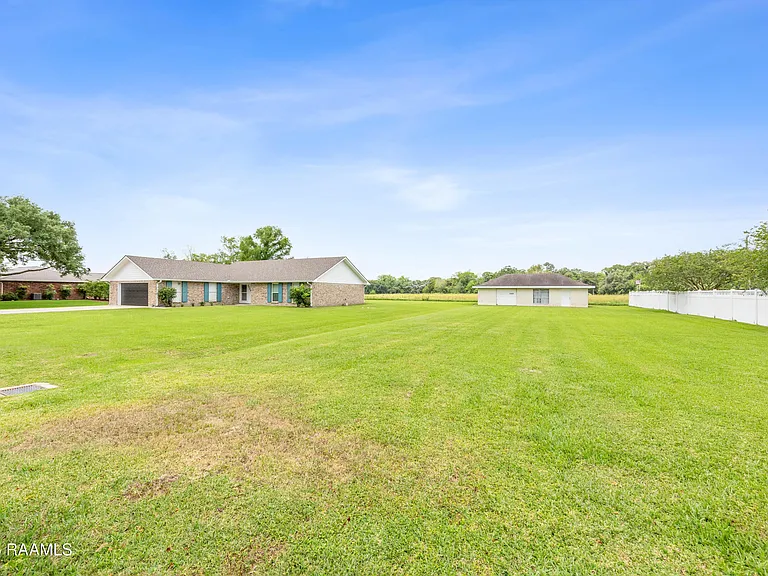 2508 Ferris Rd — Photo 36