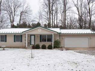 8445 E 800 S, Wolcottville, IN 46795