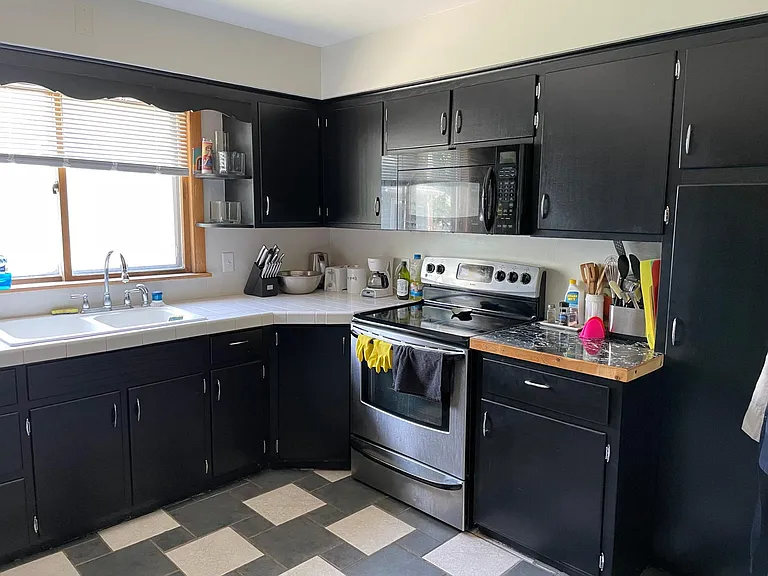 Spacious kitchen.