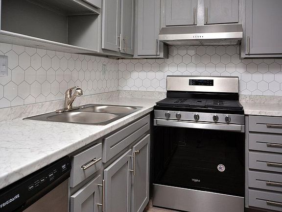 Newly Renovated One Bedroom at the Chateau Apartments in Carrboro, NC