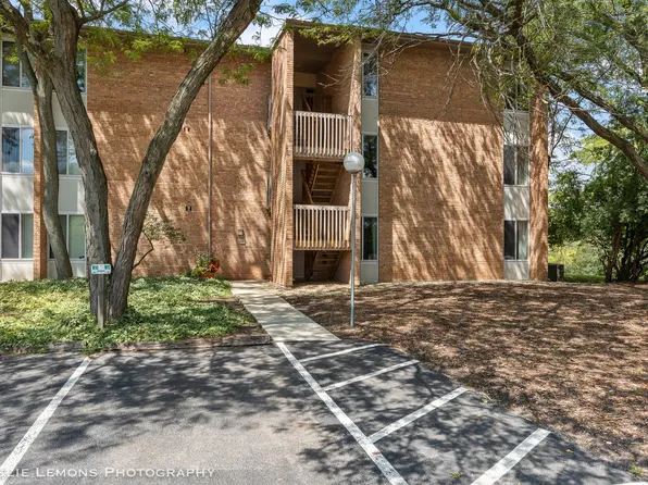 6004 E Lake Dr APT 1F, Lisle, IL 60532