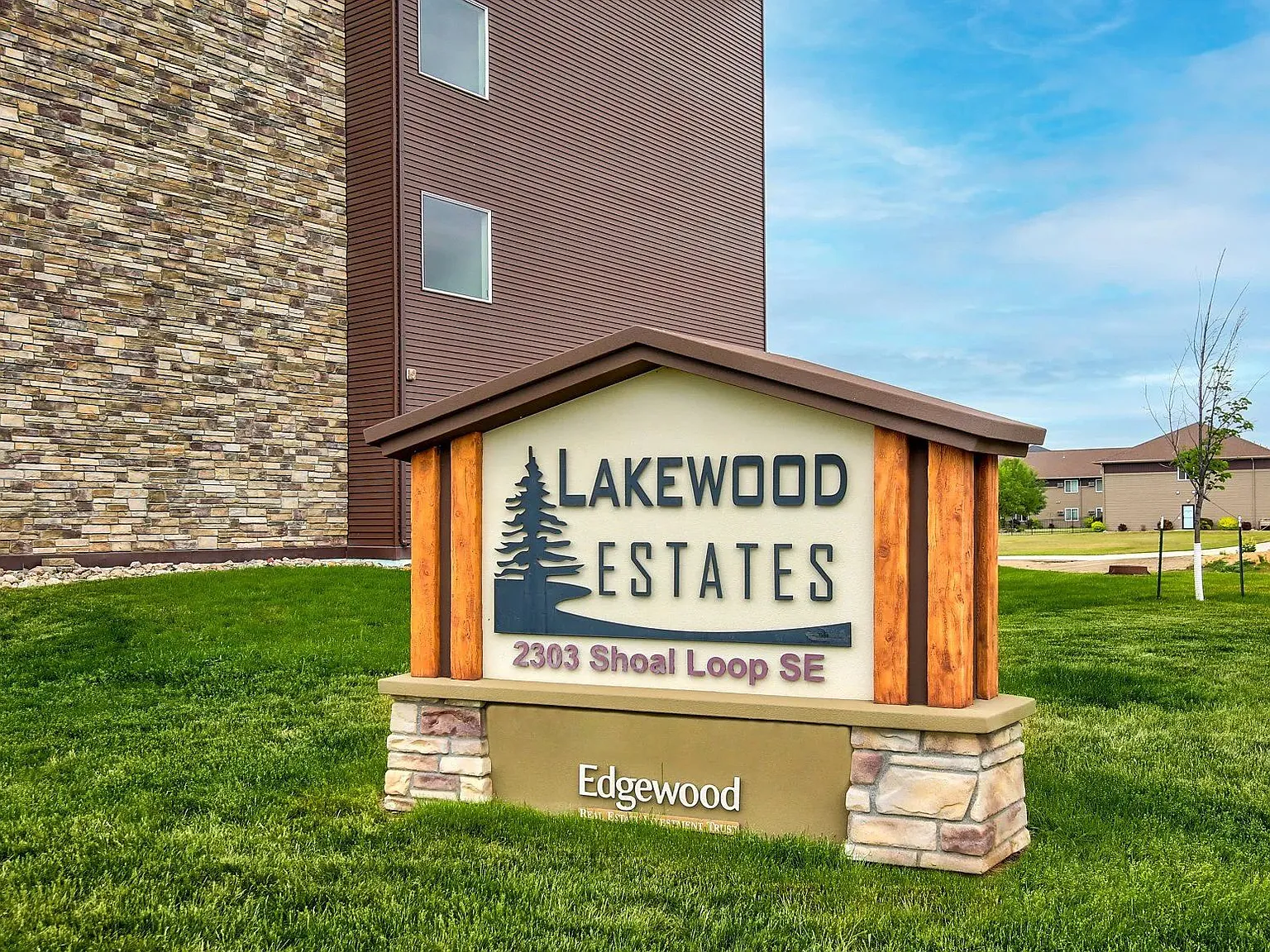 Lakewood Estates Apartments — Photo 1