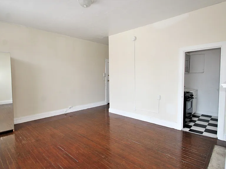 808 Cathedral St — Photo 5