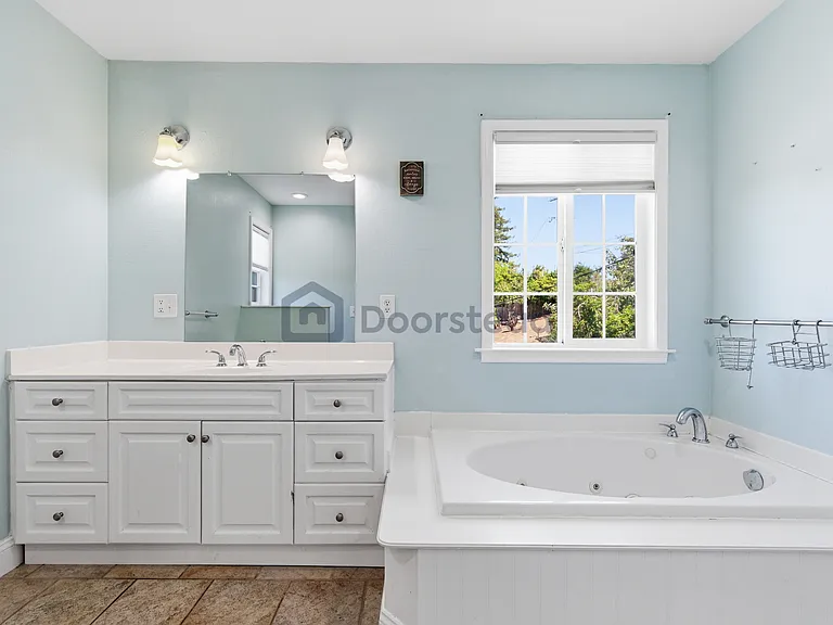 1429 Magazine St — Photo 28