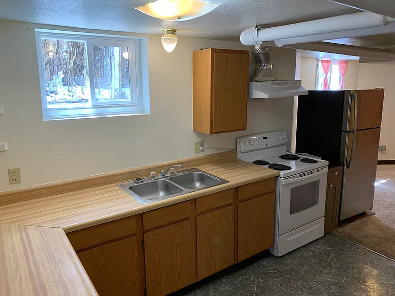607 S 10th St #B — Photo 3