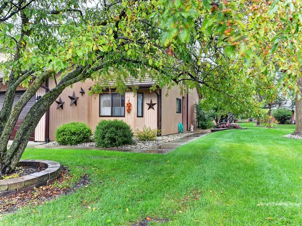1203 Lakewood Dr APT D, Morris, IL 60450