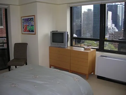 Sold by New York Private Realty Group | media 11