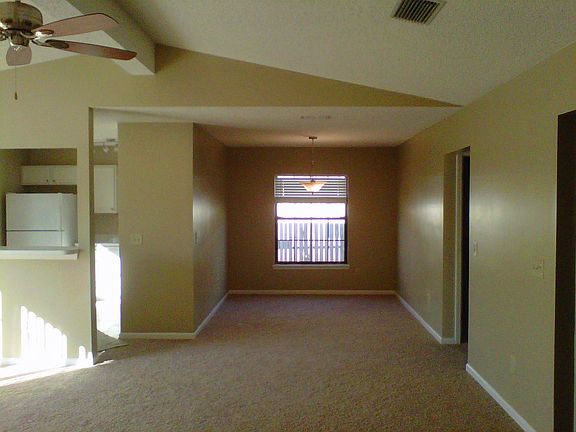 3rd image of 2520 Canyon Creek Trl W
