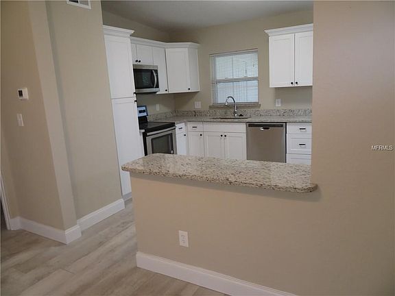 4th image of 409 Buchanon Ct