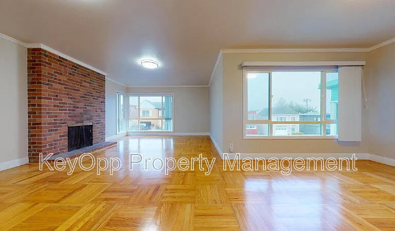 31 Crestline Ave — Photo 1