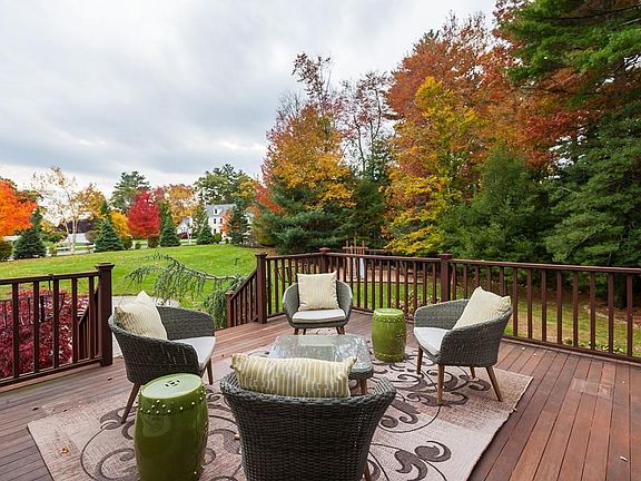 5th image of 23 Walnut Hill Dr