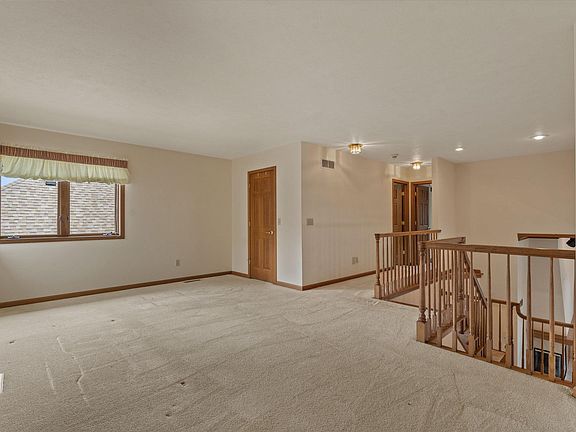 5th image of 809 Bittersweet Cove Dr