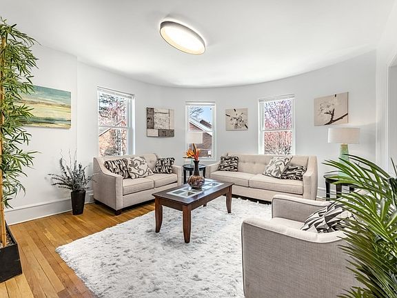 2nd image of 113 Regent St