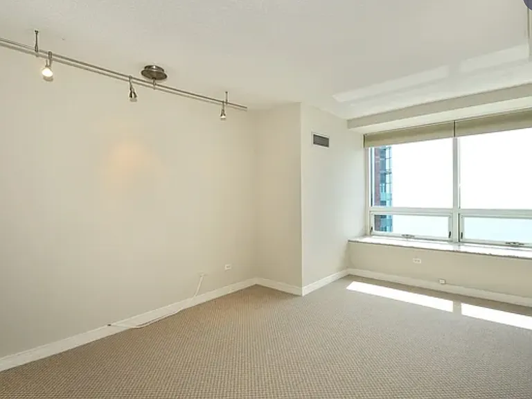 512 N McClurg Ct #3705 — Photo 4